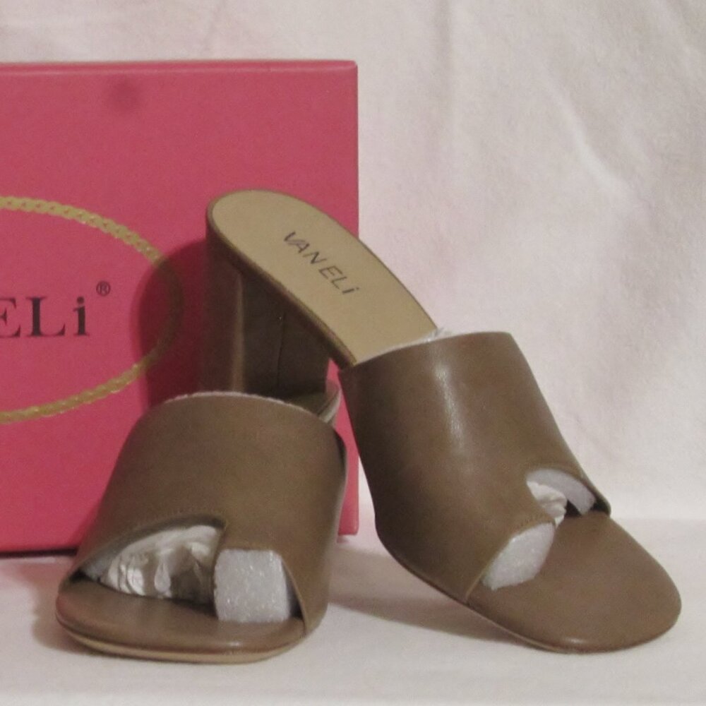 NEW Ladies VANELI Brown Leather Thong Sandals Heels Shoes 10 M Orig $175